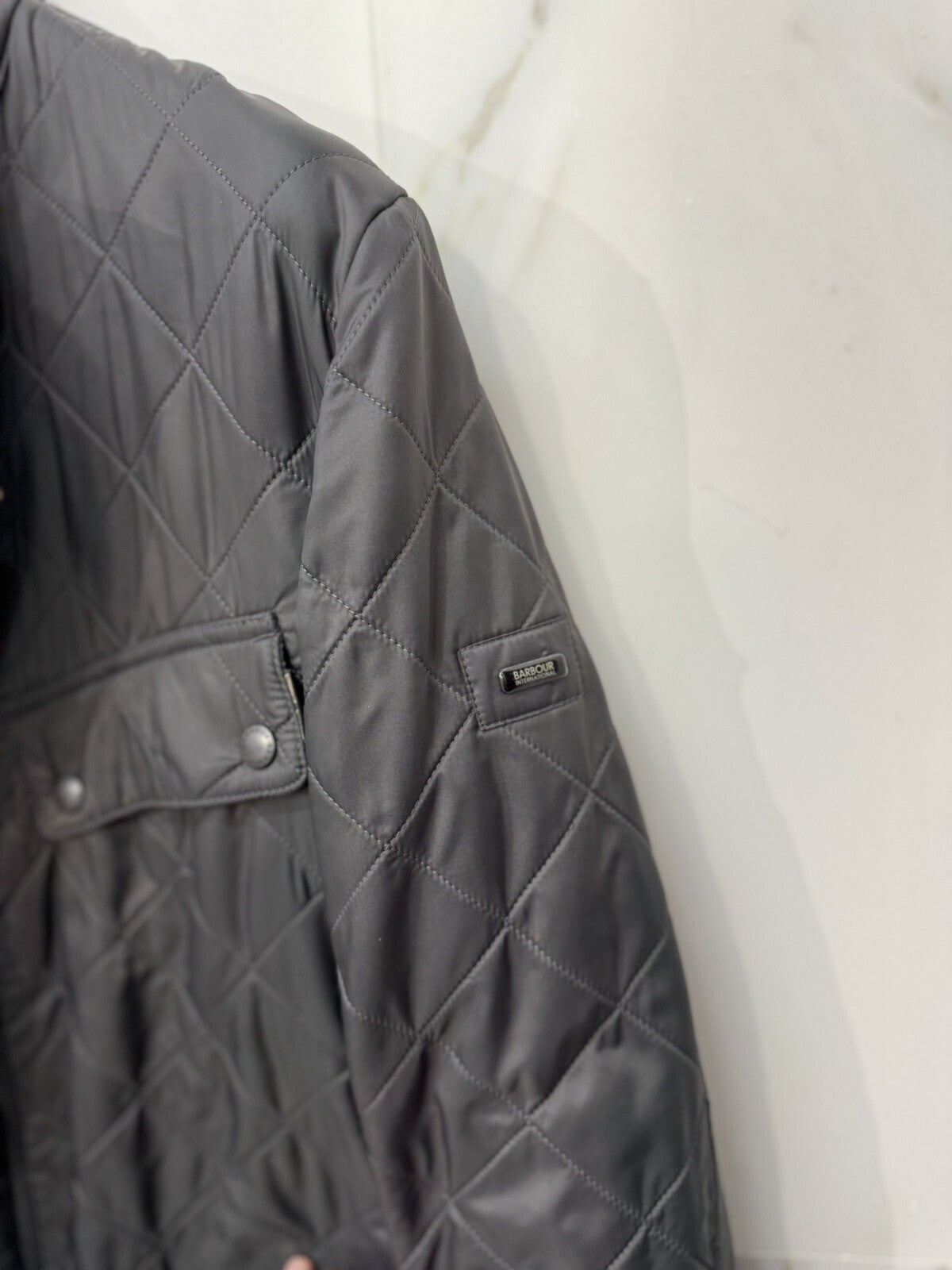 Giubbotto Uomo Barbour International Grigio Ariel Polarquilt con tasche XXL