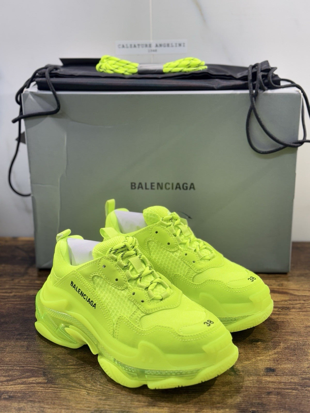 Balenciaga Triple S Clear Sole Fluo Casual Luxury Balenciaga Donna 38