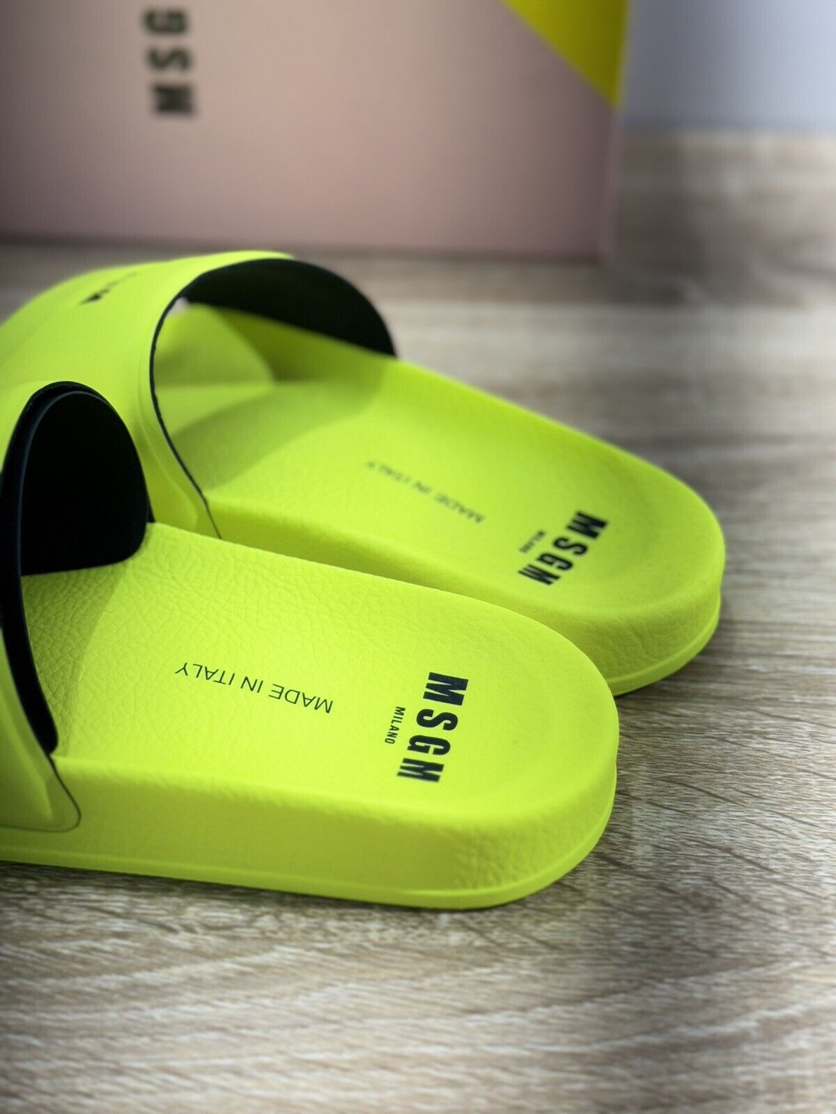 MSGM Sandalo Donna Ciabatta Fluo Gomma Luxury Slide 40