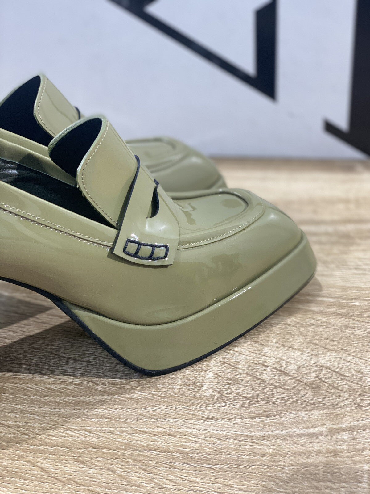 Giampaolo Viozzi mocassino donna plateau vernice oliva 38