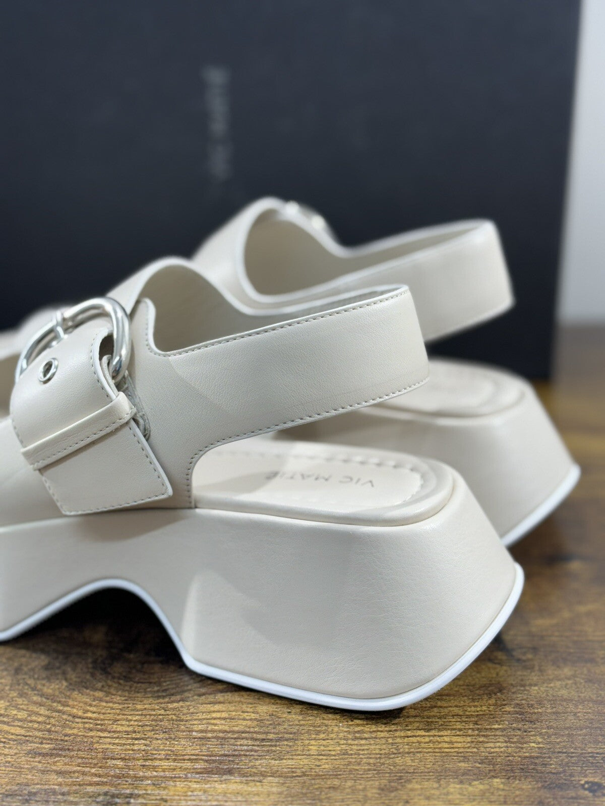 Vic Matie’ Sandalo Donna Travel Zeppa Pelle Osso Extra Light 39