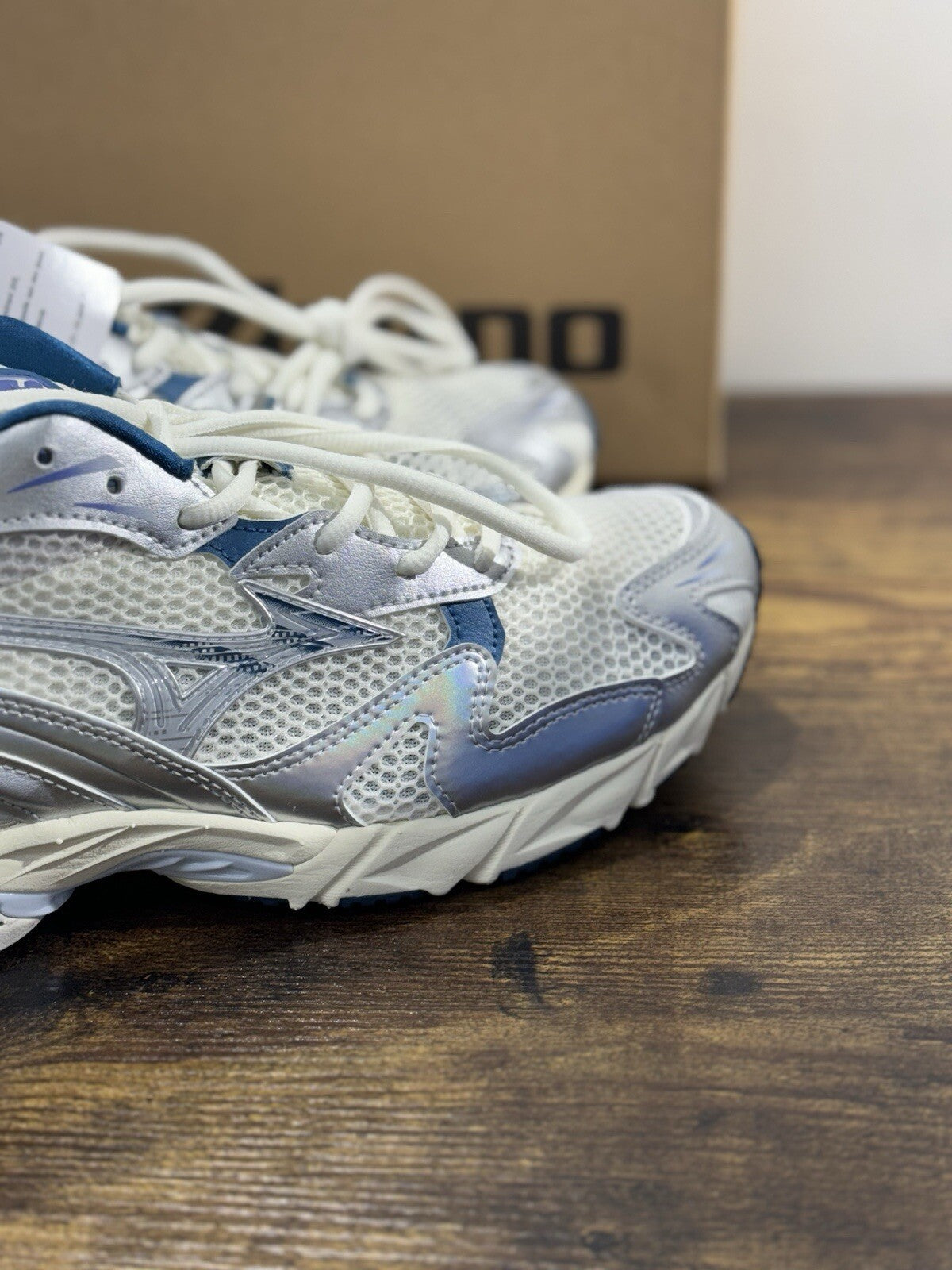 Mizuno Sneaker Uomo Wave Rider 10 Bianca Grey Heritage Casual 43