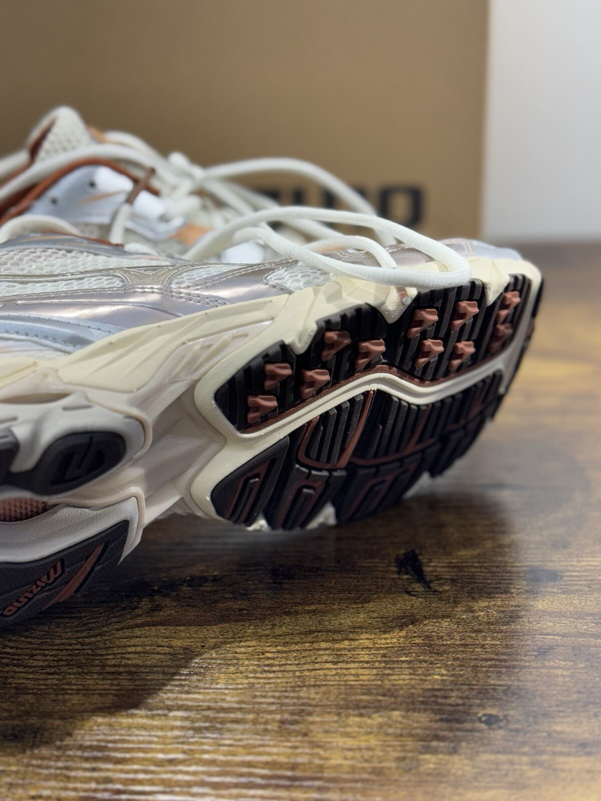 Mizuno Sneaker Uomo Wave Rider 10 Bianca Grey Heritage Casual 42