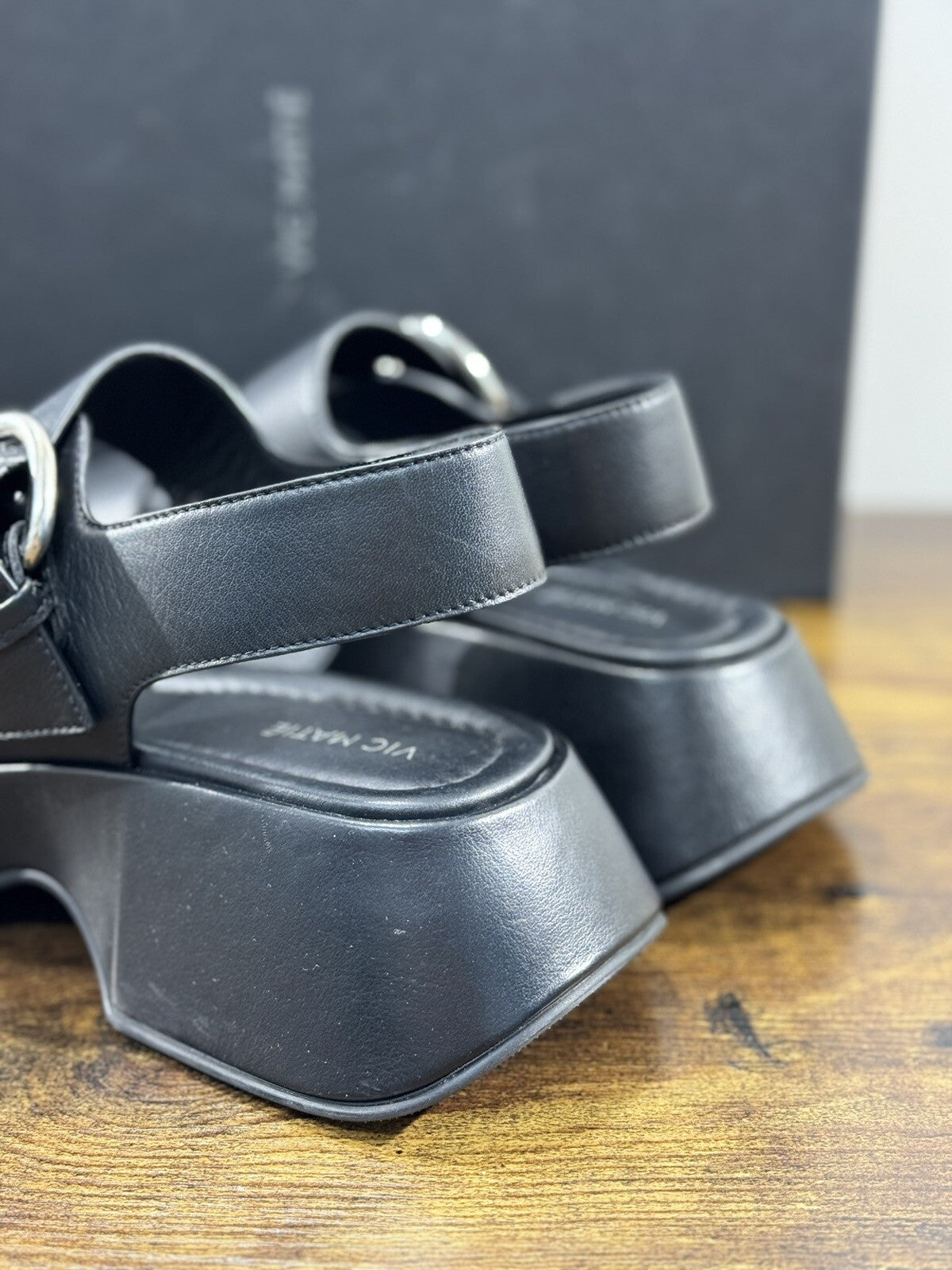 Vic Matie’ Sandalo Donna Travel Zeppa Pelle Nero Extra Light 40