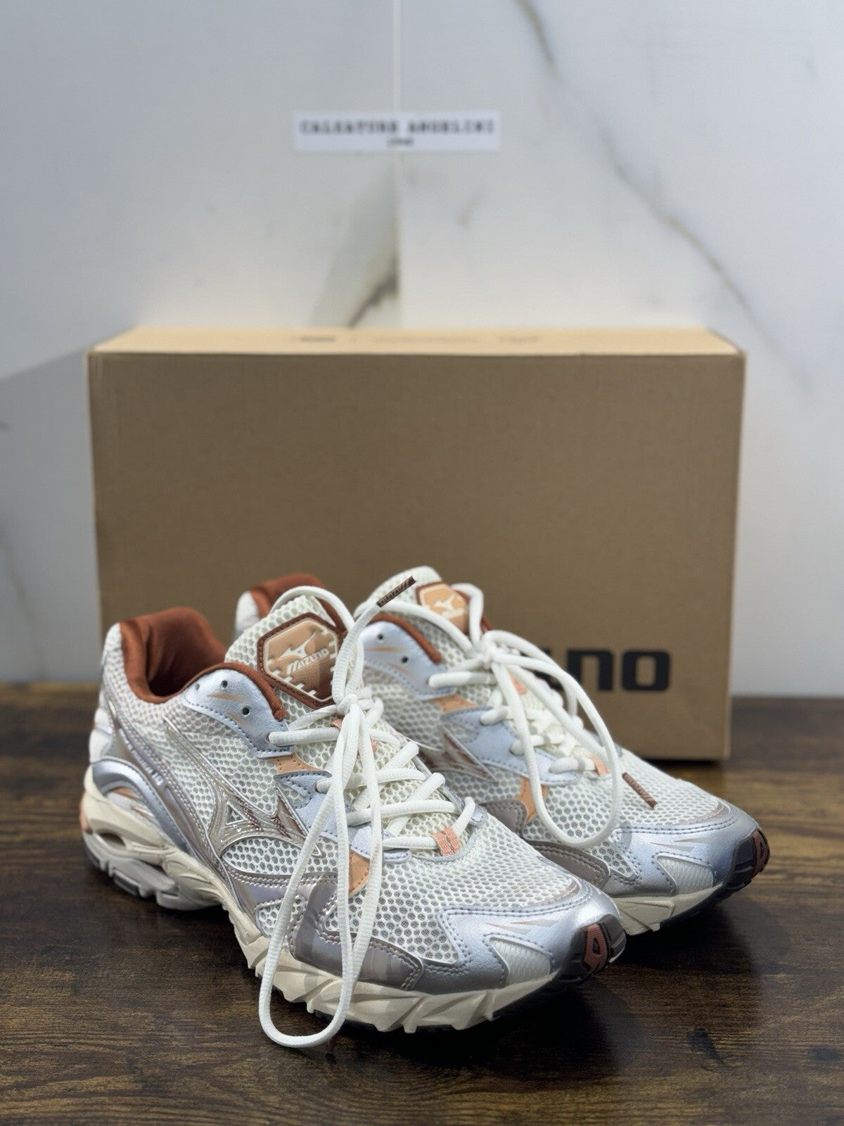Mizuno Sneaker Uomo Wave Rider 10 Bianca Grey Heritage Casual 42