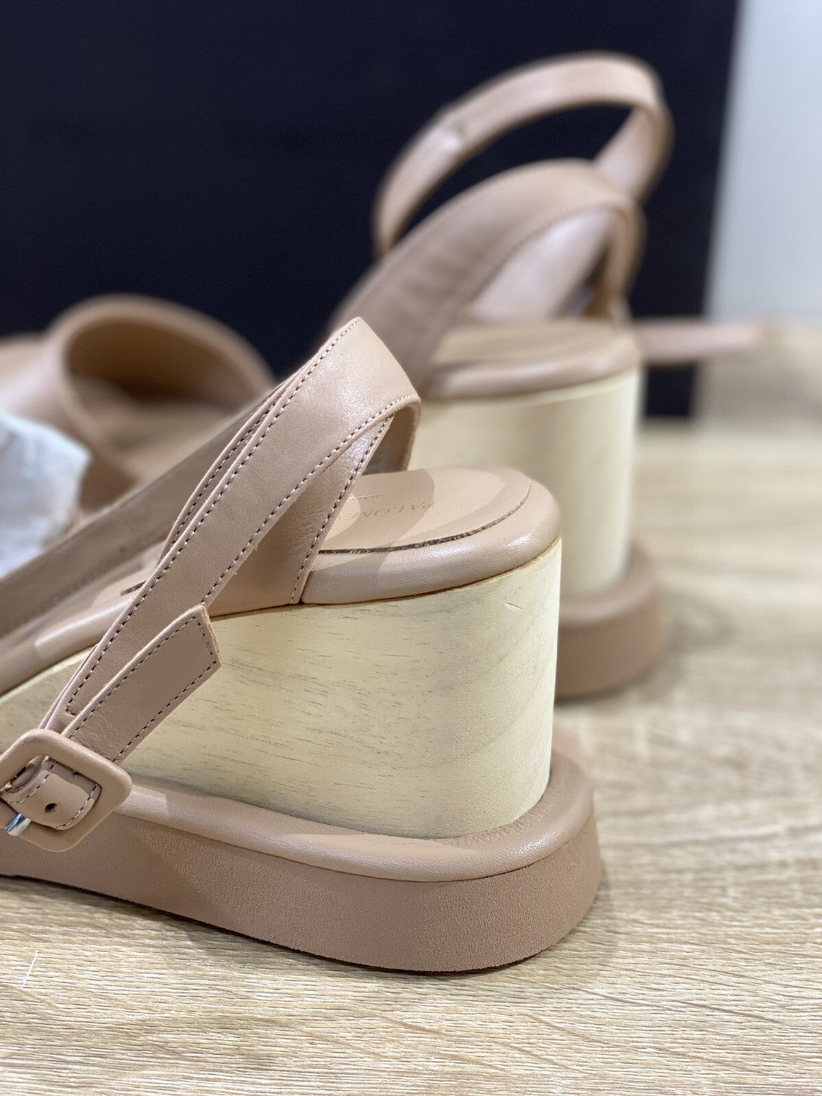 Paloma Barcelo’ sandalo donna Inga in pelle nocciola zeppa 40