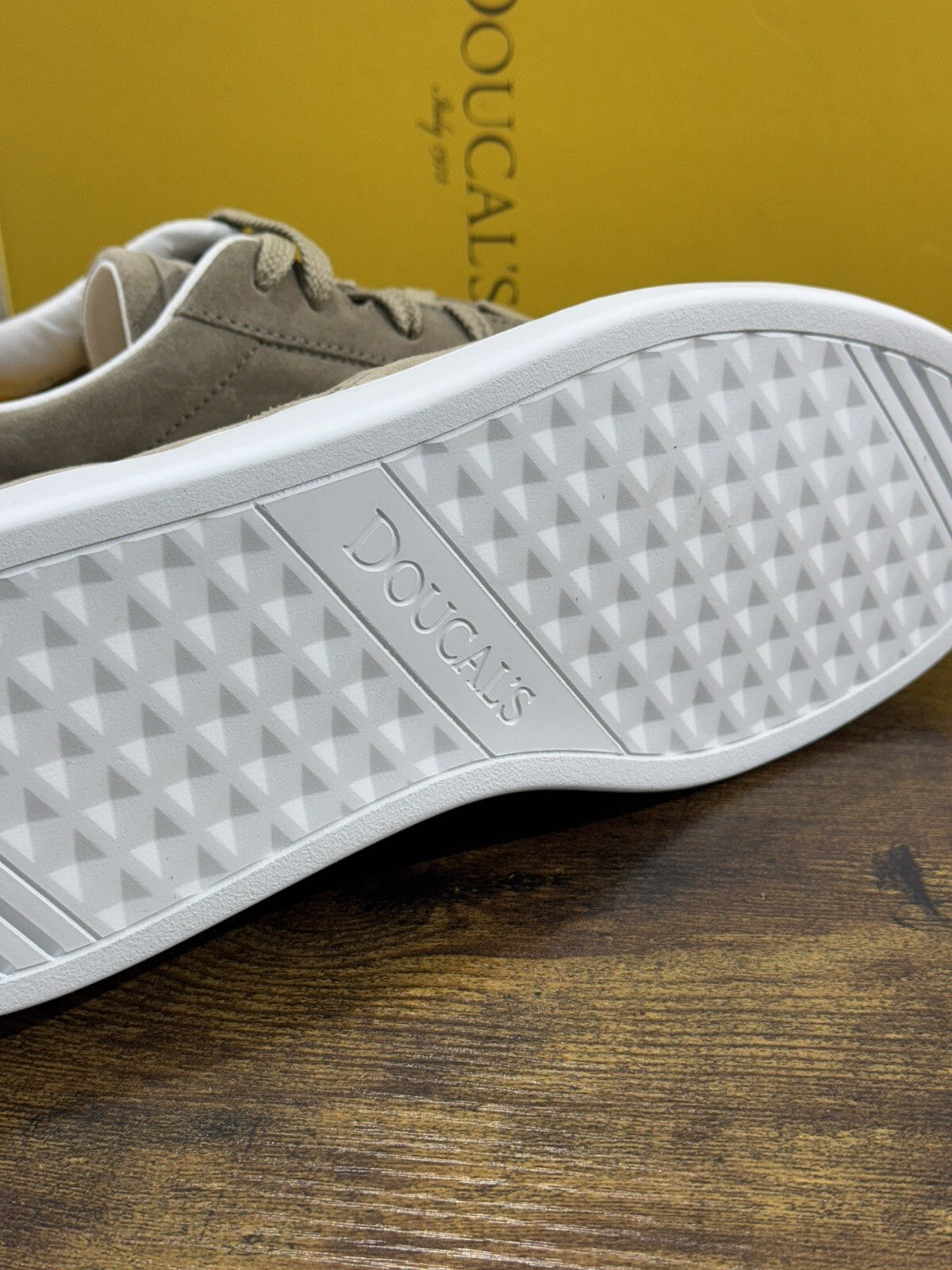 Doucal’s Sneaker Uomo Wash Suede Beige  Luxury Men Shoes Doucal’s 43.5