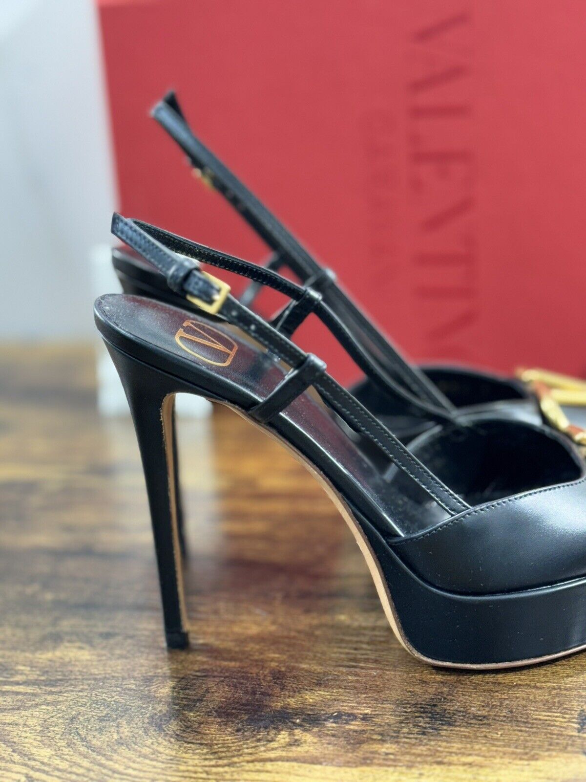 Valentino Garavani Decollete’ Slingback Vlogo Plateau Pelle Nera Luxury 38.5