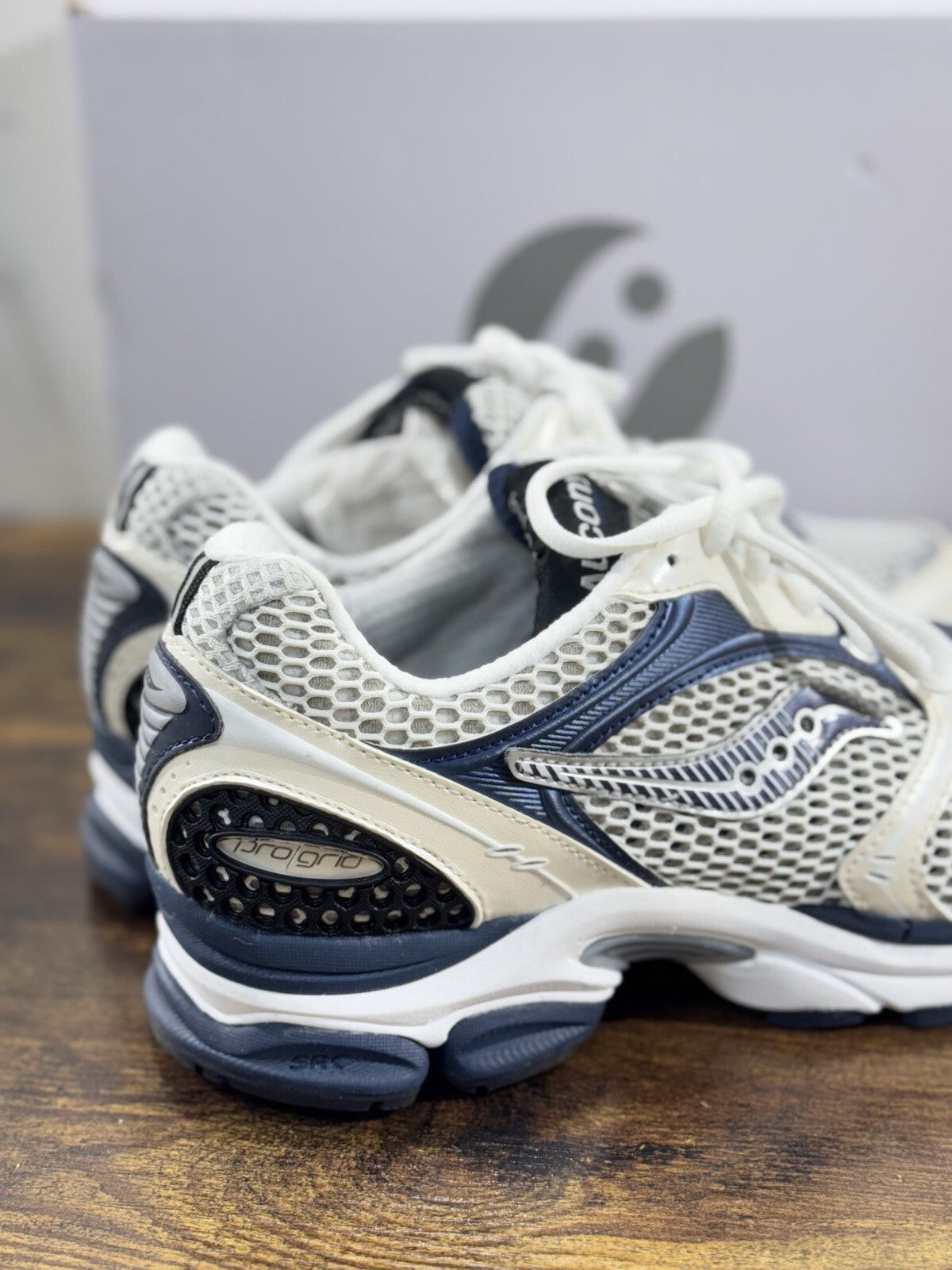 Saucony ProGrid Triumph 4  Sneaker Uomo     Casual Saucony White Navy 40.5