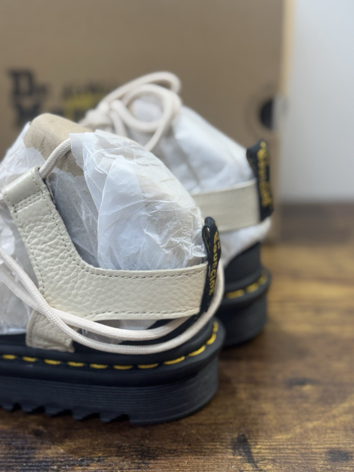 Dr Martens Sandalo Nartilla Pelle Beige  Casual Dr Martens Donna 41