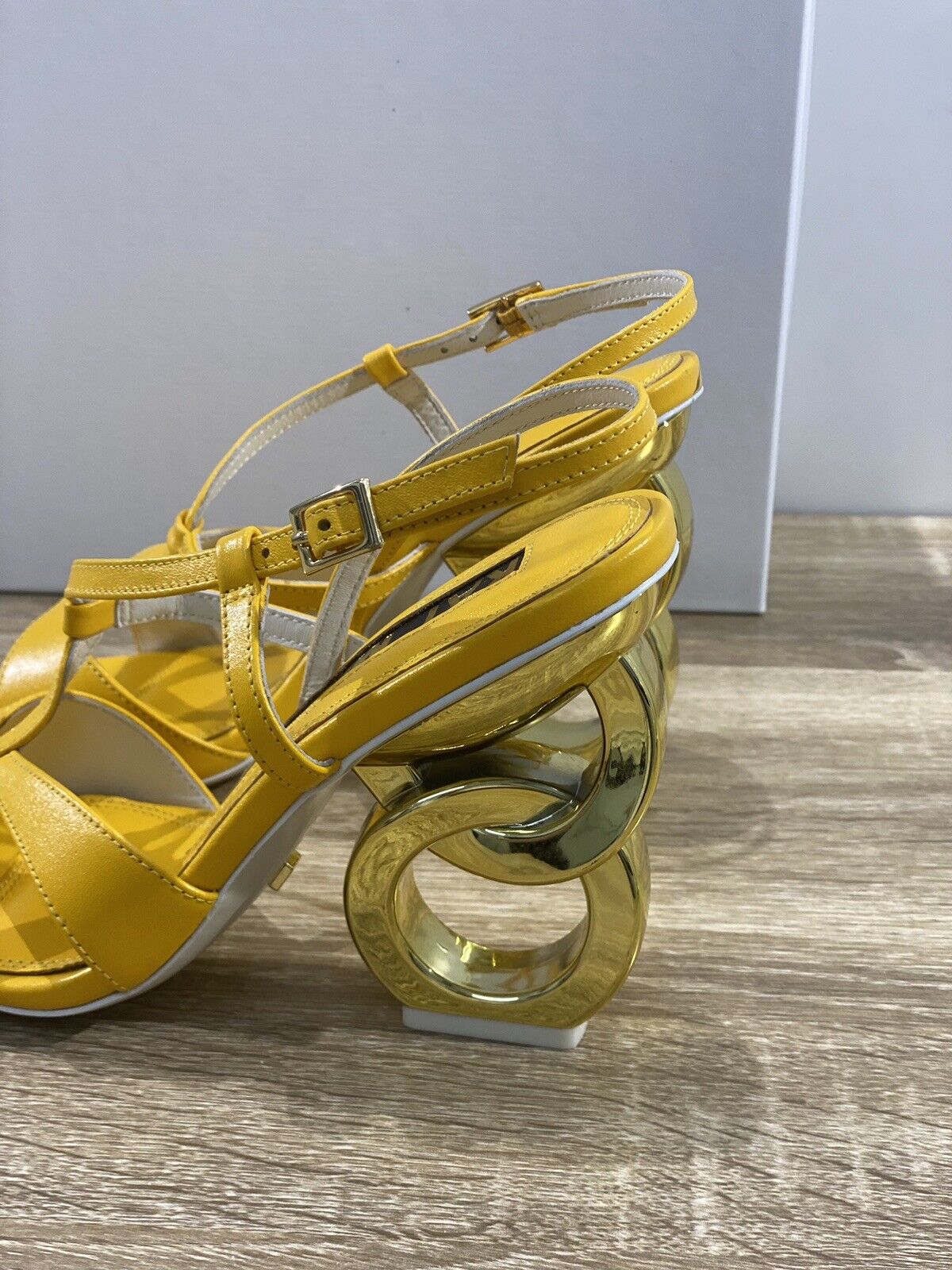 Kat Maconie Sandalo Donna Relie In Pelle Giallo Kat Maconie Heel Gold 37