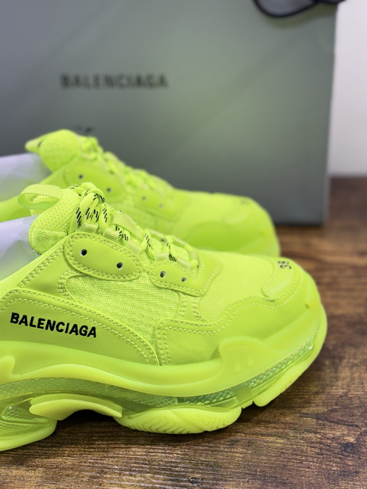 Balenciaga Triple S Clear Sole Fluo  Casual Luxury Balenciaga Donna 38