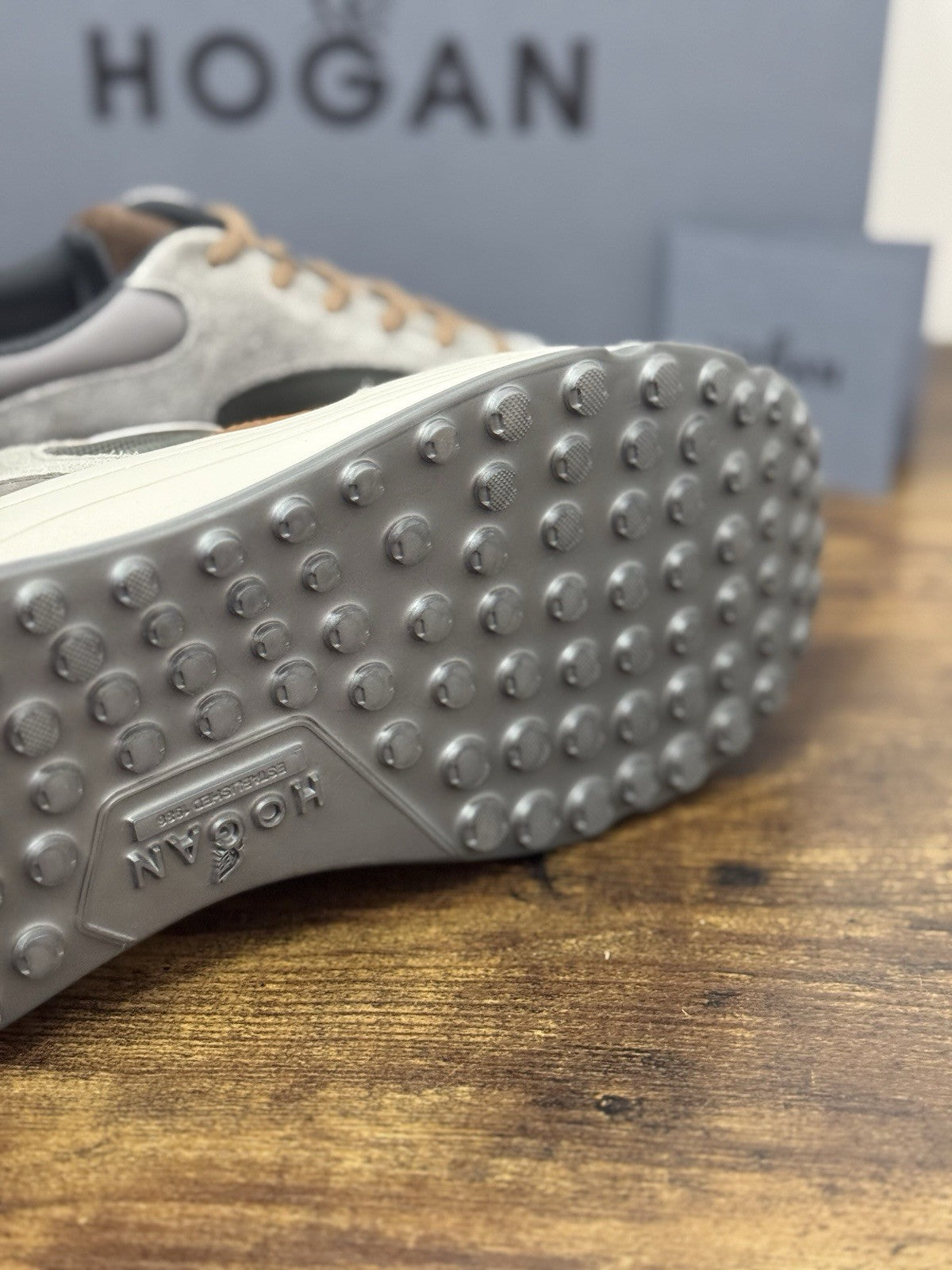 Hogan  Hyperlight Sneaker Pelle Grey Cuoio Memory Foam Luxury Hogan Uomo 42
