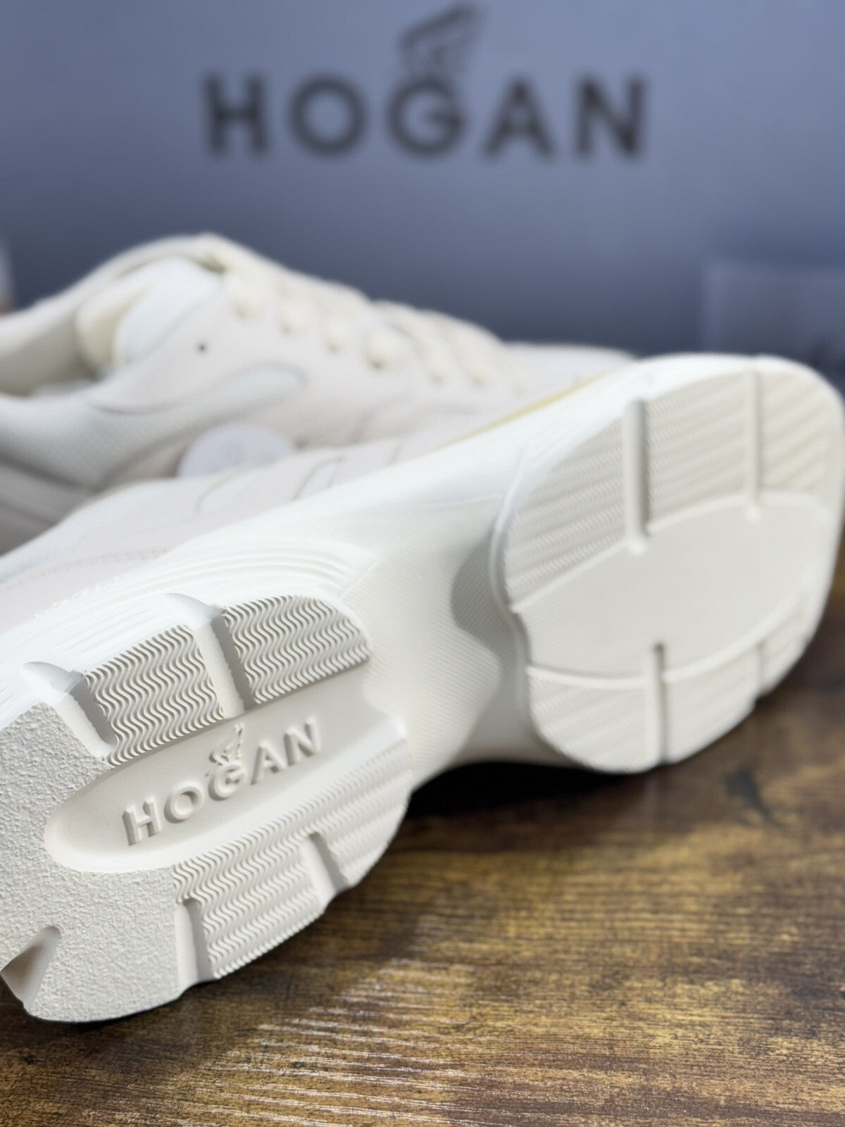 Hogan H665   sneaker Pelle Bianca   memory foam Luxury Hogan Men 41