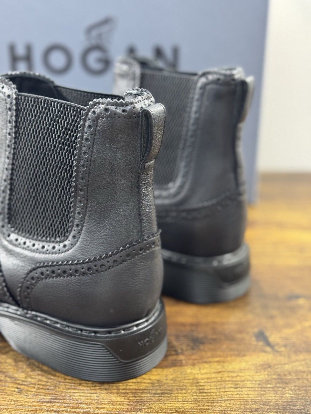 HOGAN scarpe  Stivaletto Chelsea H576 in Pelle  grigio con impunture Uomo 41.5