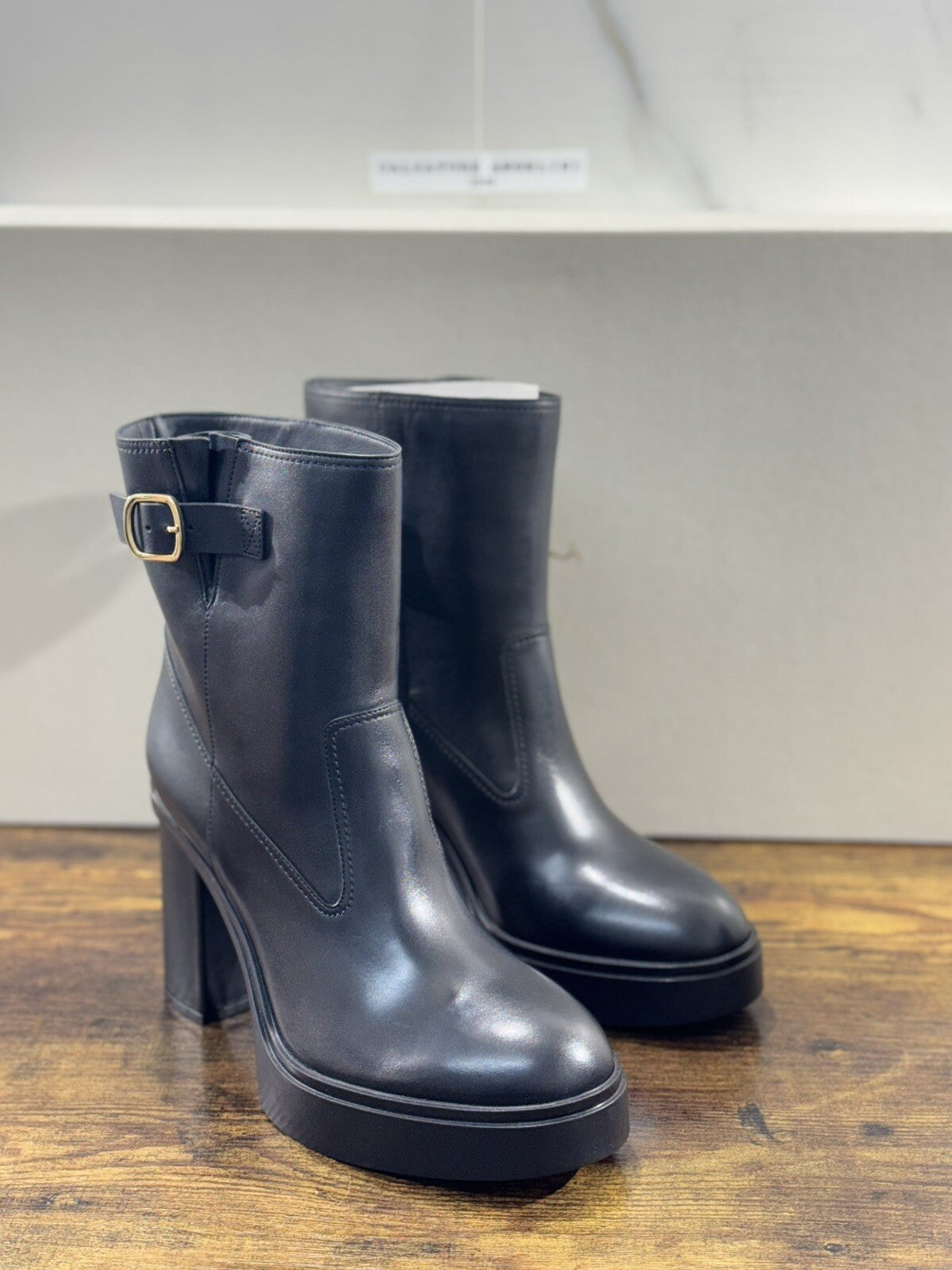Santoni Tronchetto  Donna Pelle Nera  Casual Luxury Boot Woman Santoni 38.5