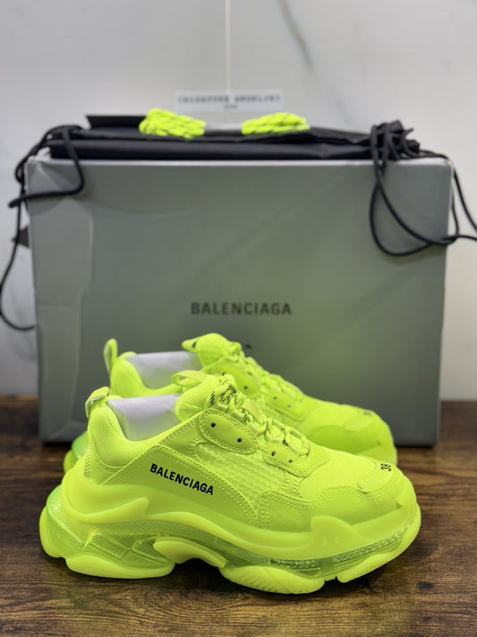 Balenciaga Triple S Clear Sole Fluo  Casual Luxury Balenciaga Donna 38