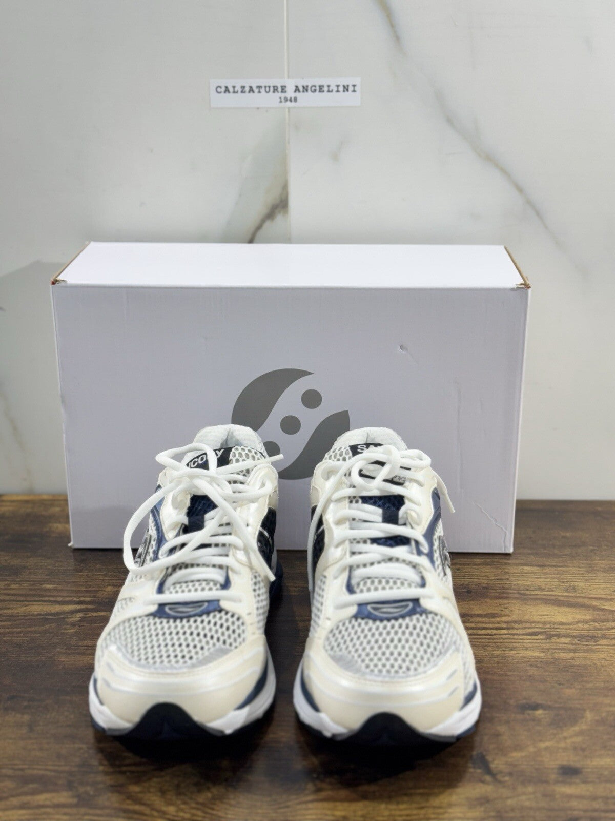 Saucony ProGrid Triumph 4  Sneaker Uomo     Casual Saucony White Navy 46