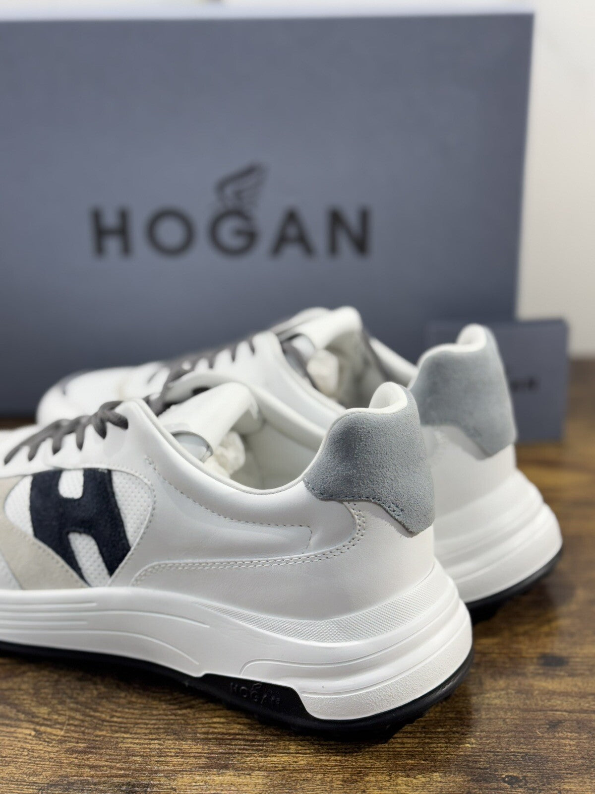 Hogan Hyper light  sneaker Pelle Bianca   memory foam Luxury Hogan Men 44
