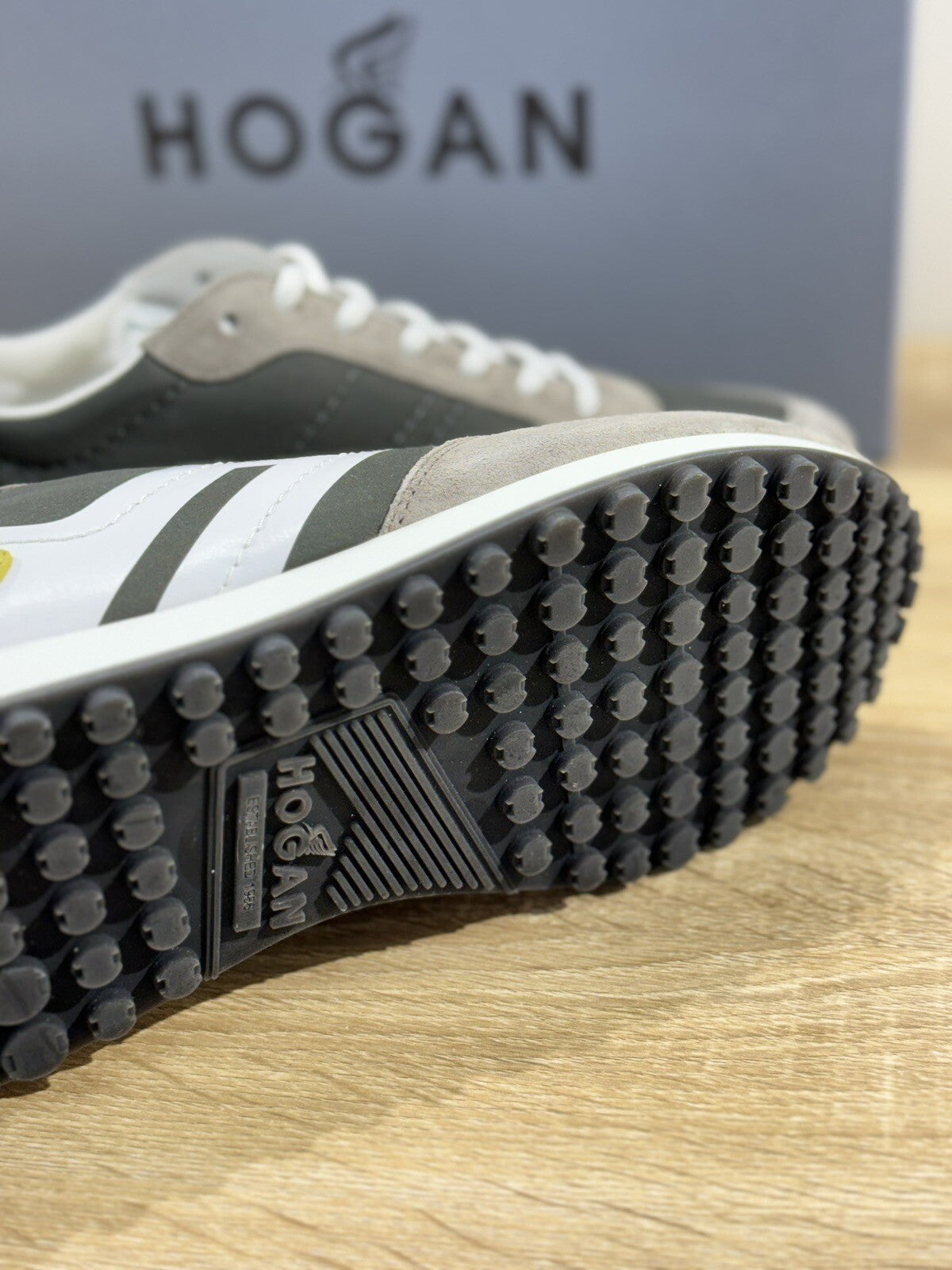 Hogan Sneaker Uomo H429 Pelle Grigia  Luxury Shoes Hogan 41.5