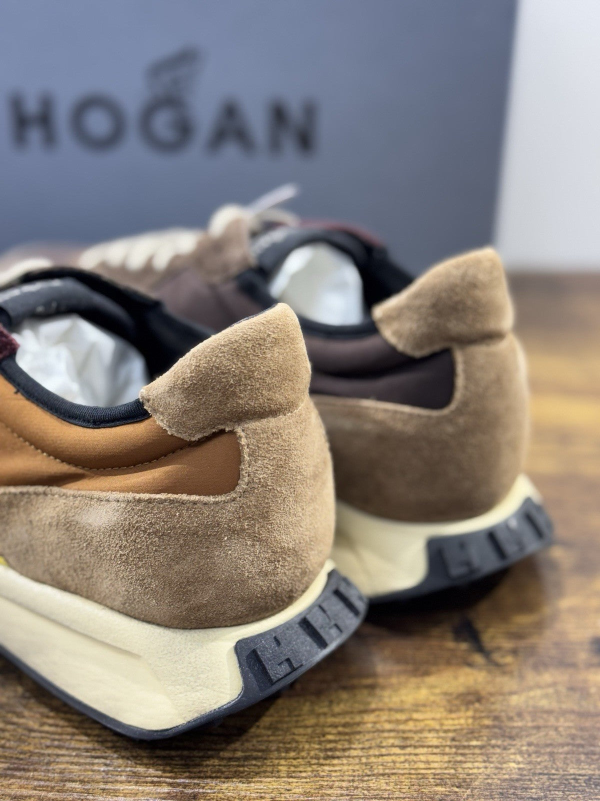 Hogan H601  Sneaker  Suede Marrone Memory Foam Casual Hogan   Uomo 42.5