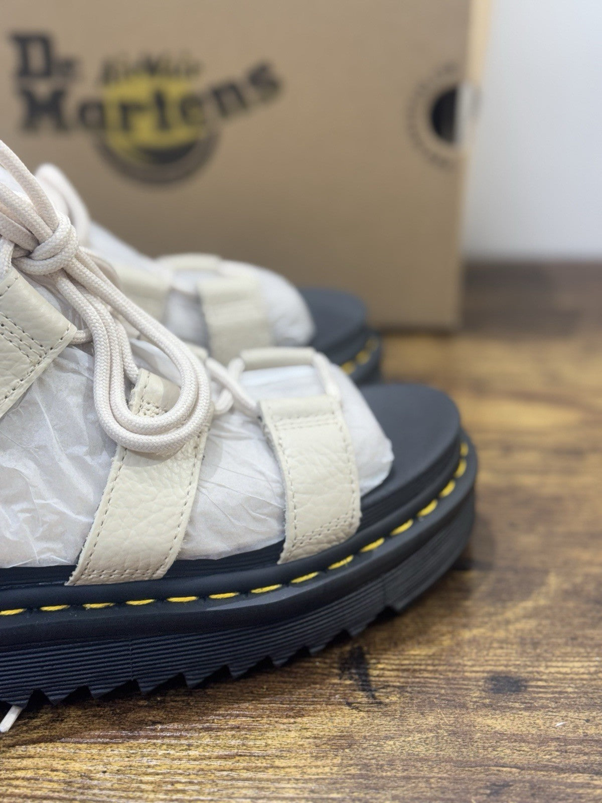 Dr Martens Sandalo Nartilla Pelle Beige  Casual Dr Martens Donna 38