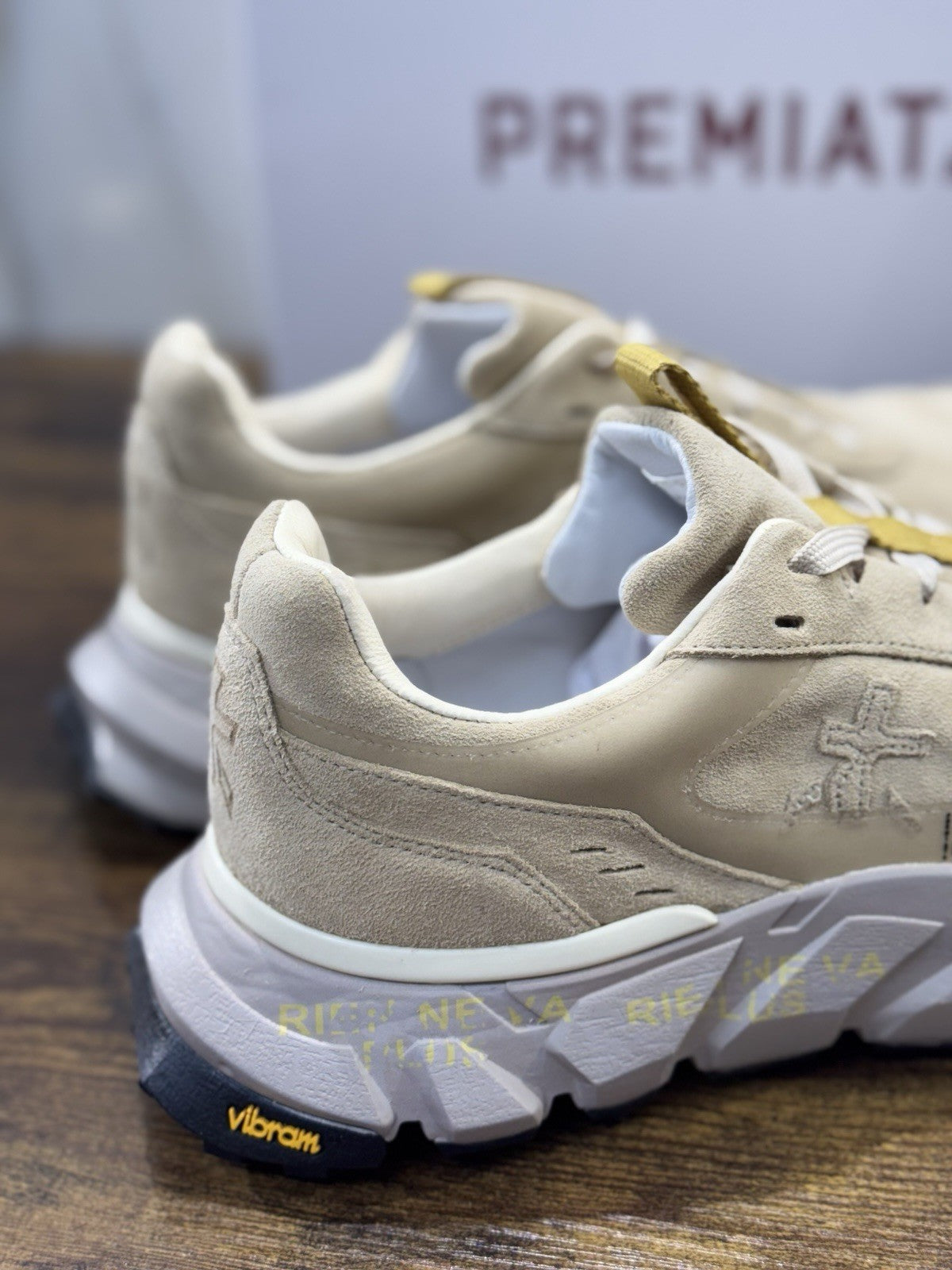 Premiata Sneaker Devind 446 Vibram Sole Beige  Casual Premiata Scarpa Donna 37