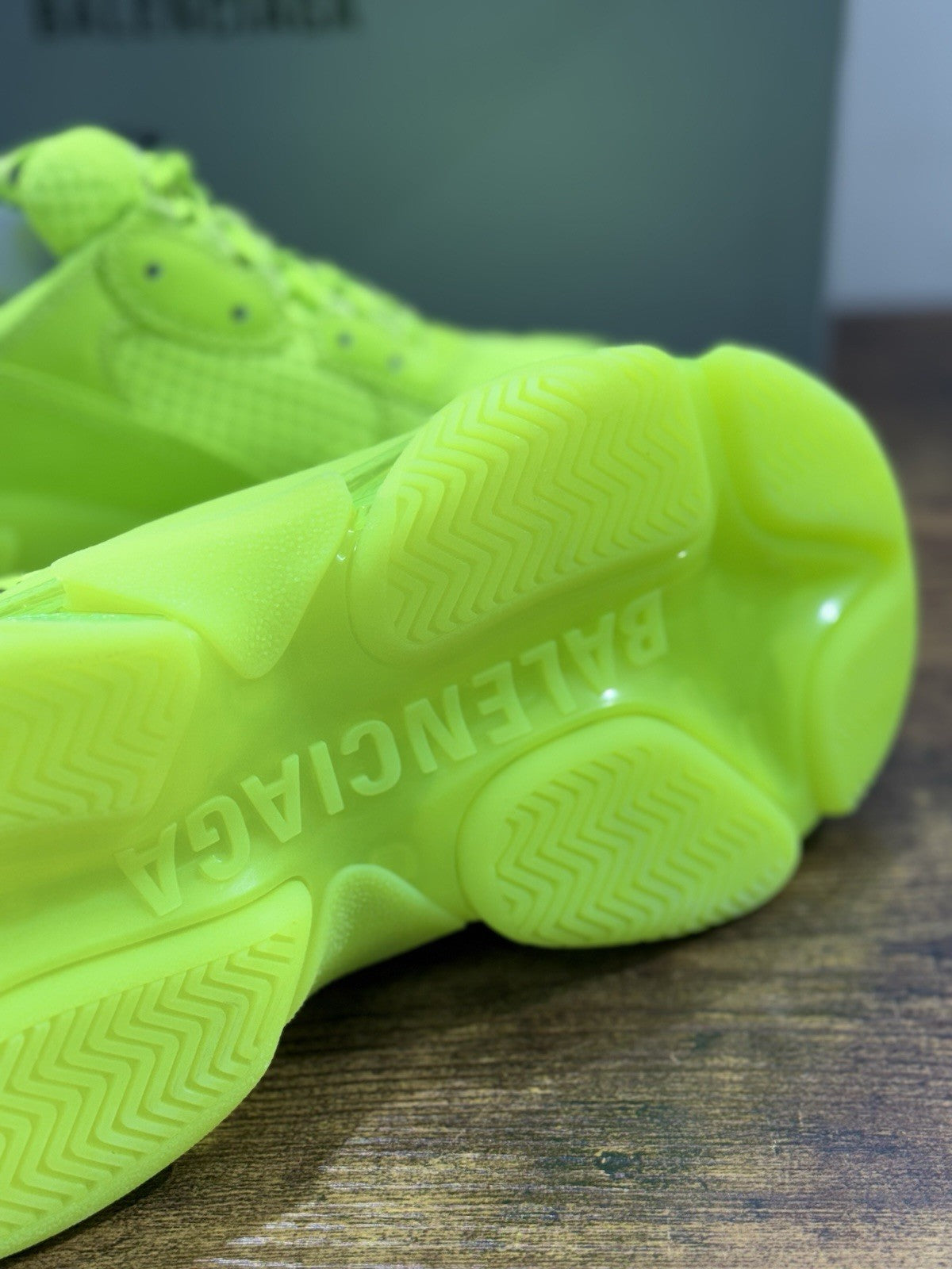 Balenciaga Triple S Clear Sole Fluo  Casual Luxury Balenciaga Donna 38