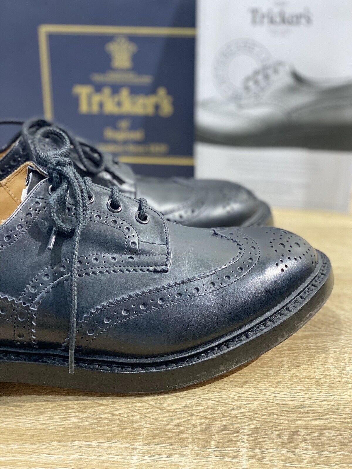 Tricker’s Bourton Derby Brogue fondo cuoio luxury Pelle Nero 10