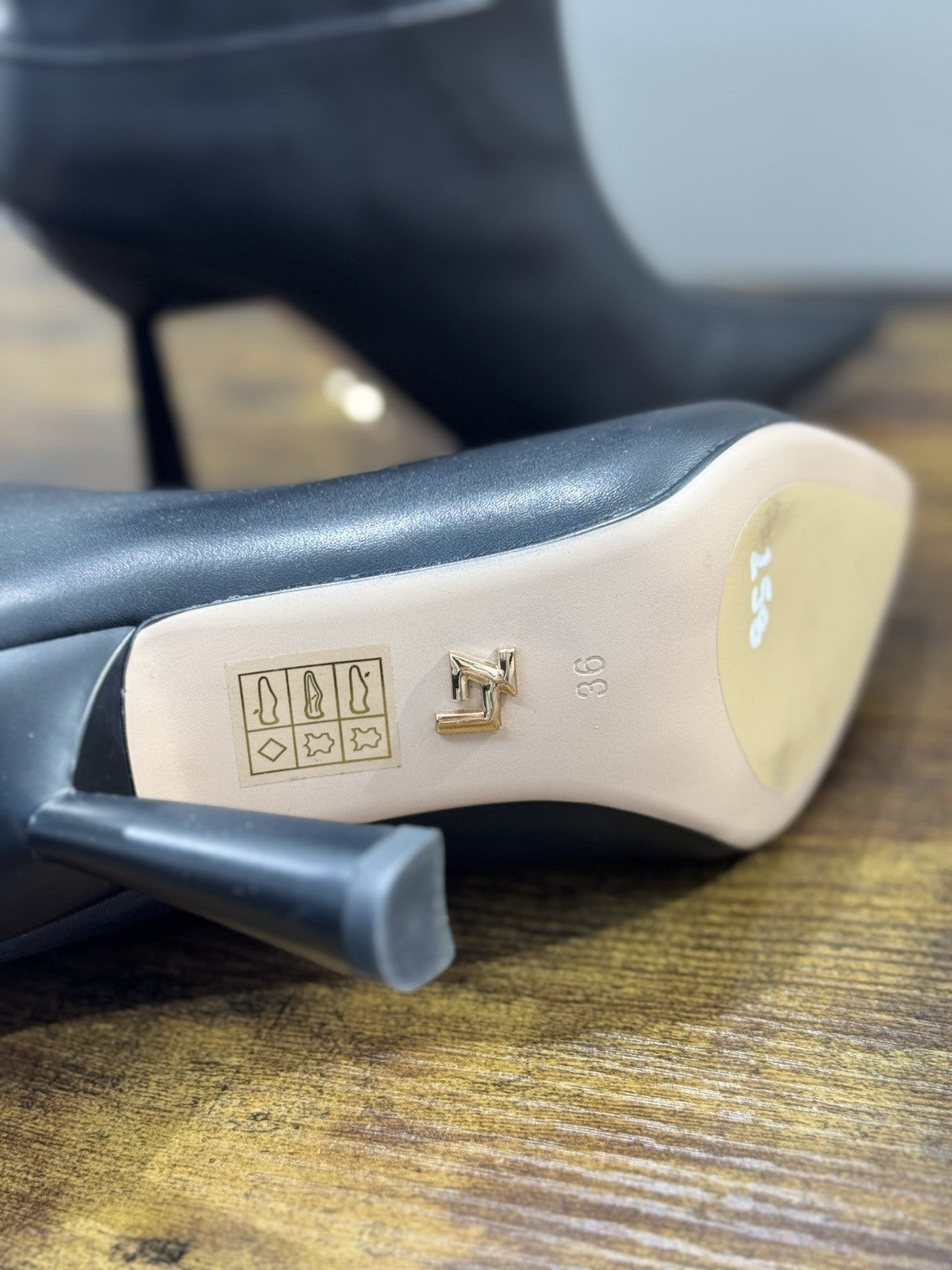 Lola Cruz stivaleletto  Pelle Nero  luxury boot woman 36