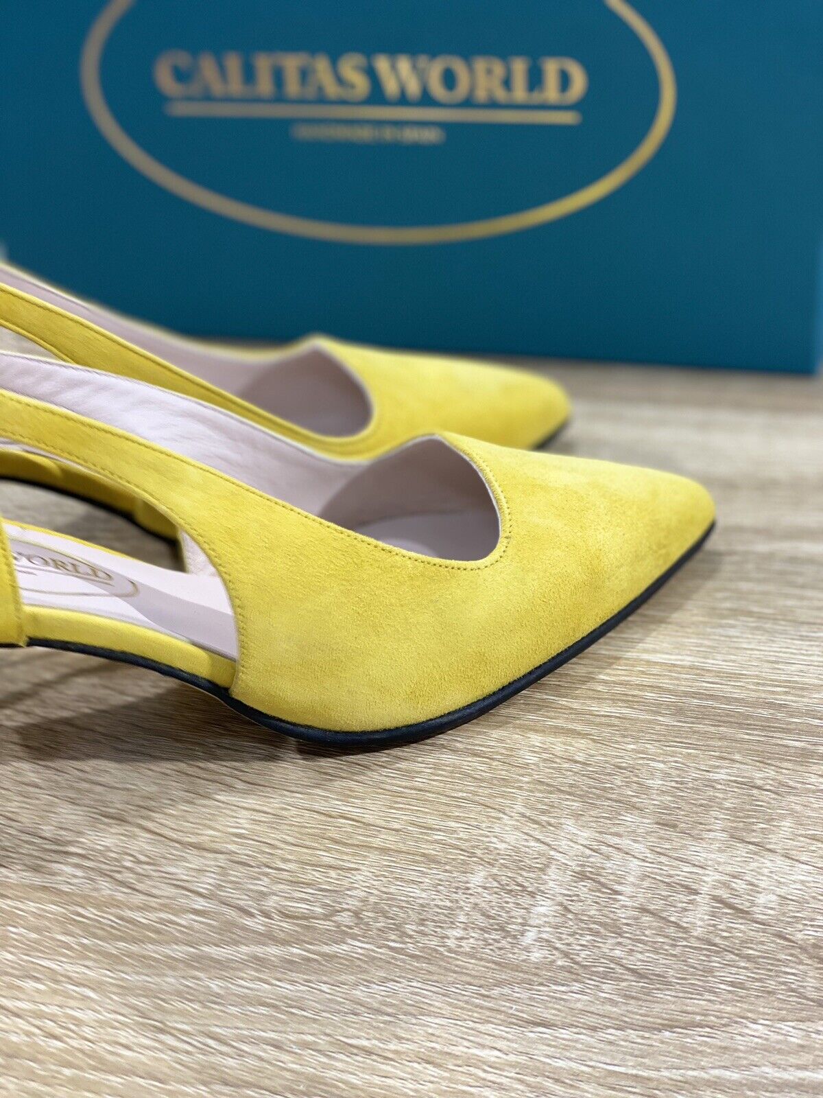 Calitas Scarpa Donna Slingback Kitten In Suede Amarillo Fondo Cuoio 38