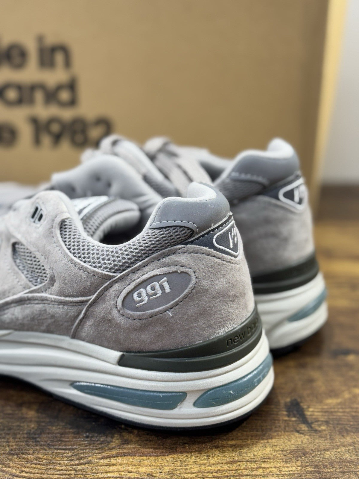 New Balance 991 V2Made In Uk Limited Edition 100% Leather Iconic Grey  Icon 42.5