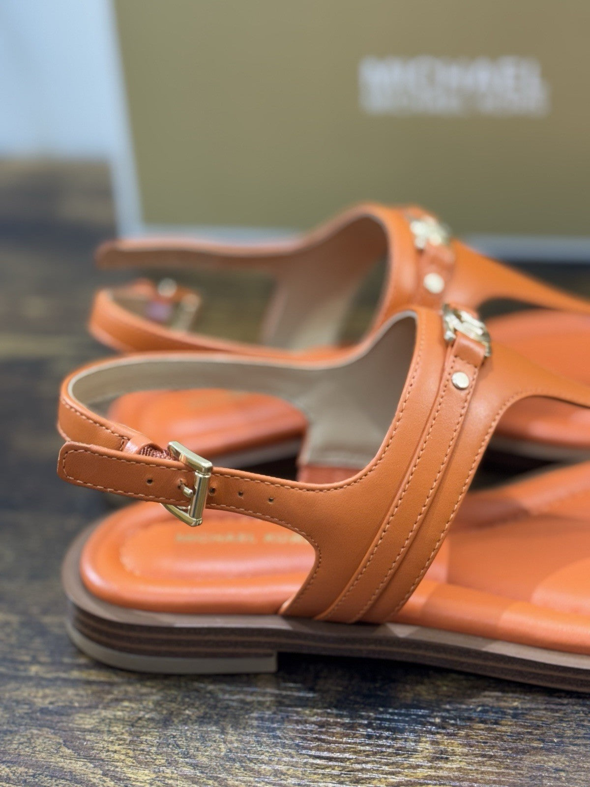 Michael Kors Sandalo Mandy Thong Sandal  Pelle Arancio Donna 37