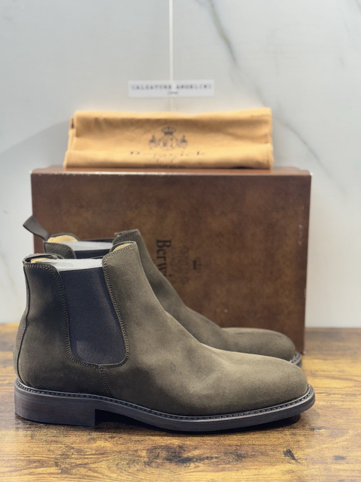 Berwick 1707 Chelsea Boot Uomo Suede Terra  Fondo Dainite Uomo 43.5