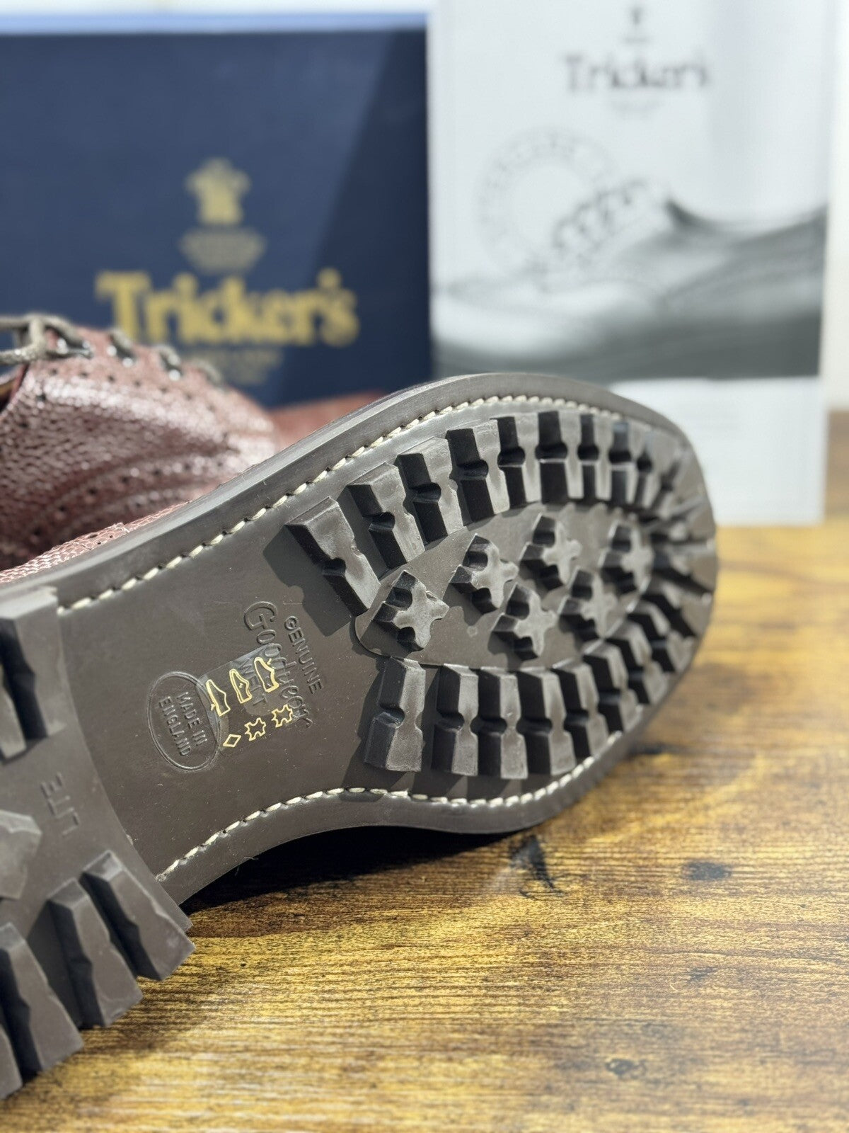 Tricker’s Scarpa Uomo Ilkley Brogue Marrone Goodyear Commando 41.5