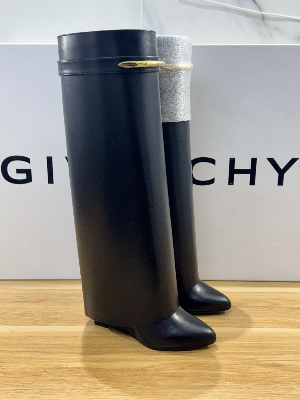 Givenchy Stivali Shark Pinch In Pelle Nero Luxury Donna 36