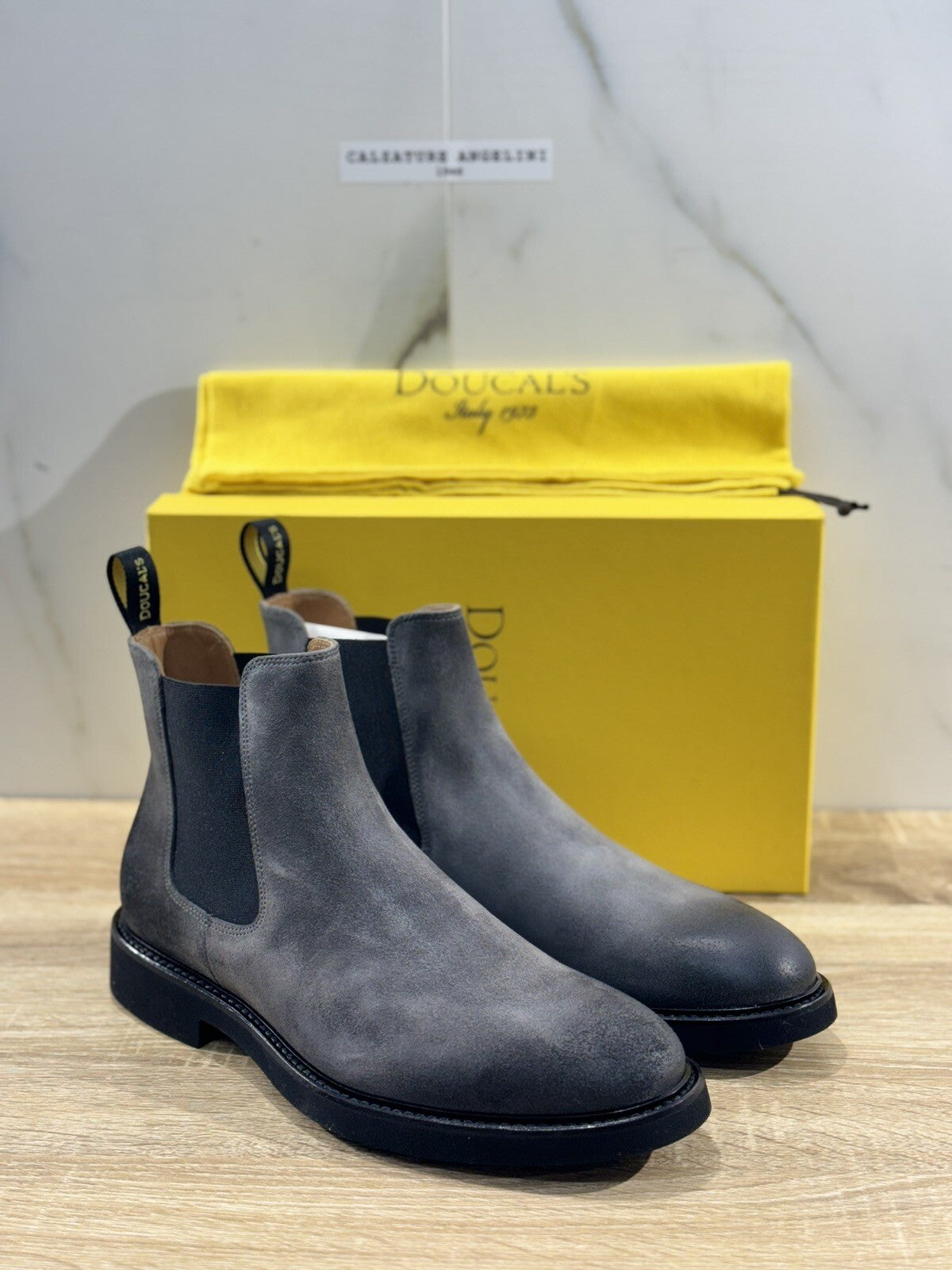 Doucal’s Chelsea Boot   Pelle Suede Grey    Luxury Men Doucal’s Shoes Boot 42.5