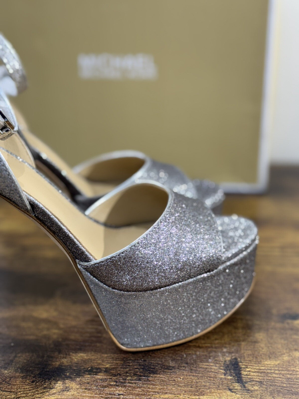 Michael Kors Jenson Platform Sandal Silver Black Casual Sandal 36.5