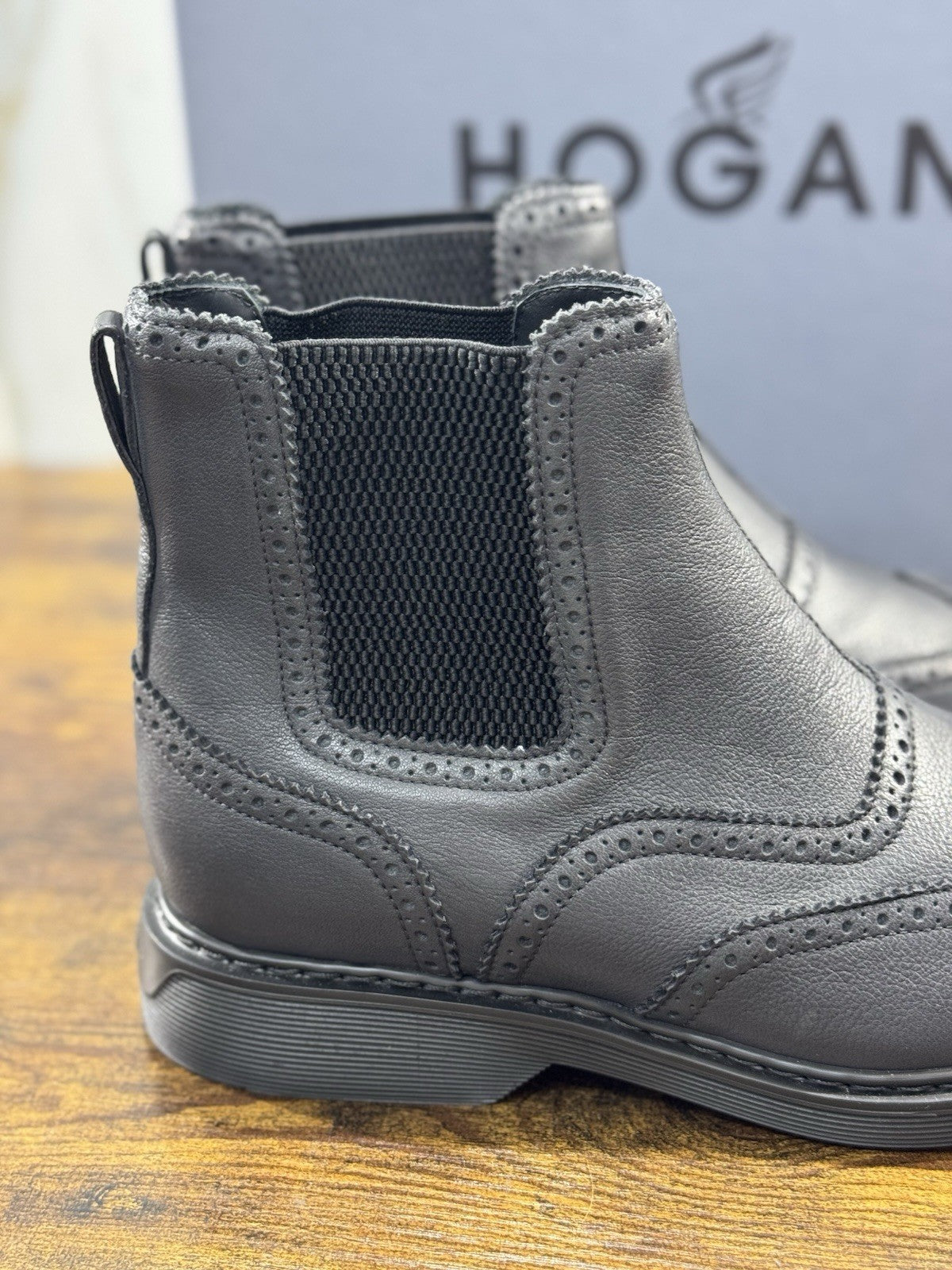 HOGAN scarpe  Stivaletto Chelsea H576 in Pelle  grigio con impunture Uomo 41.5