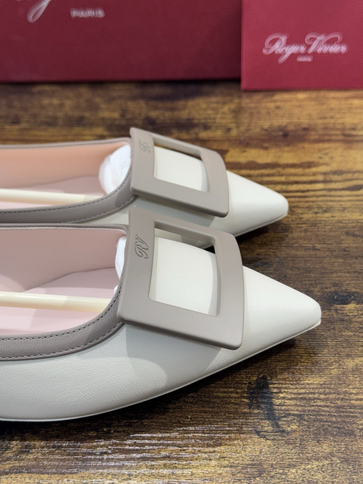 Roger Vivier Ballerina Gommettina Pelle Panna Luxury Donna 36.5