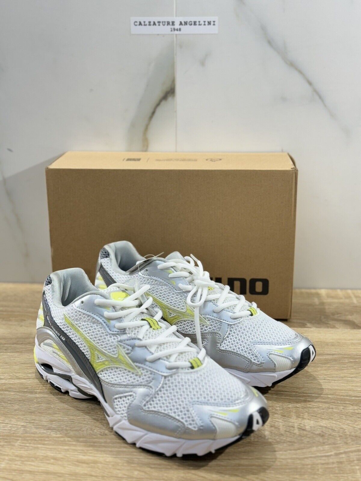 Mizuno Sneaker Uomo Wave Rider 10  Bianca Grey Heritage Casual 45