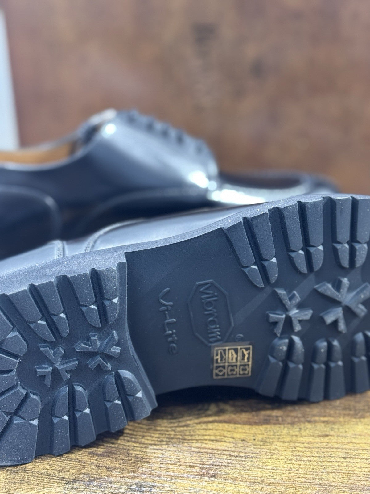Berwick 1707 Stringata Pelle Nera  Fondo Vibram Uomo 43.5