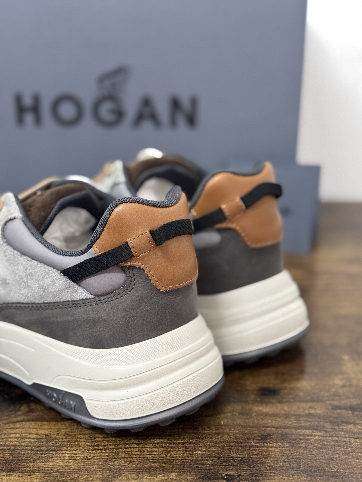 Hogan  Hyperlight Sneaker Pelle Grey Cuoio Memory Foam Luxury Hogan Uomo 42