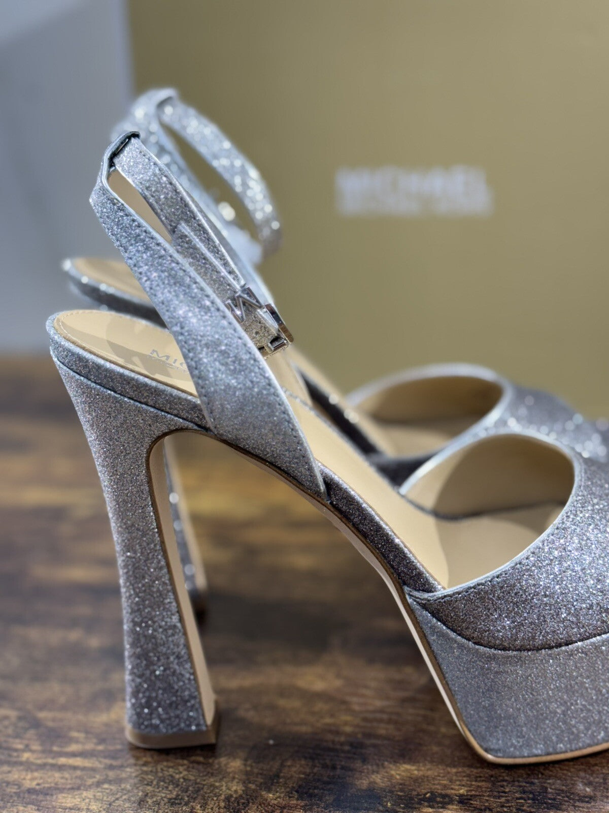 Michael Kors Jenson Platform Sandal Silver Black Casual Sandal 38.5