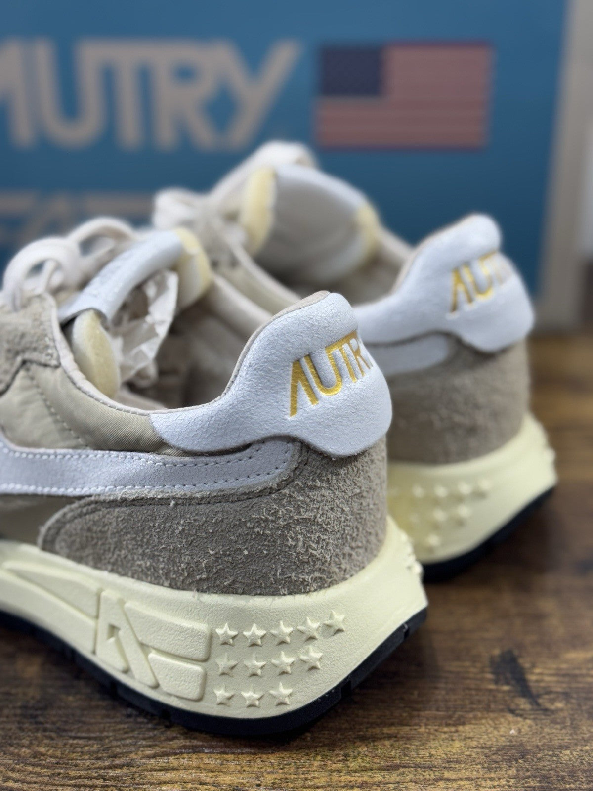 Autry Reelwind  Low Sneaker Suede Beige    Casual Autry Donna 39