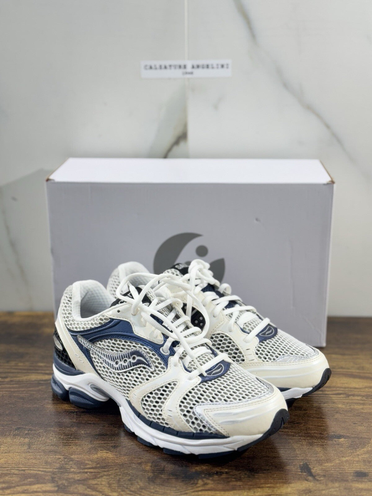 Saucony ProGrid Triumph 4  Sneaker Uomo     Casual Saucony White Navy 40.5