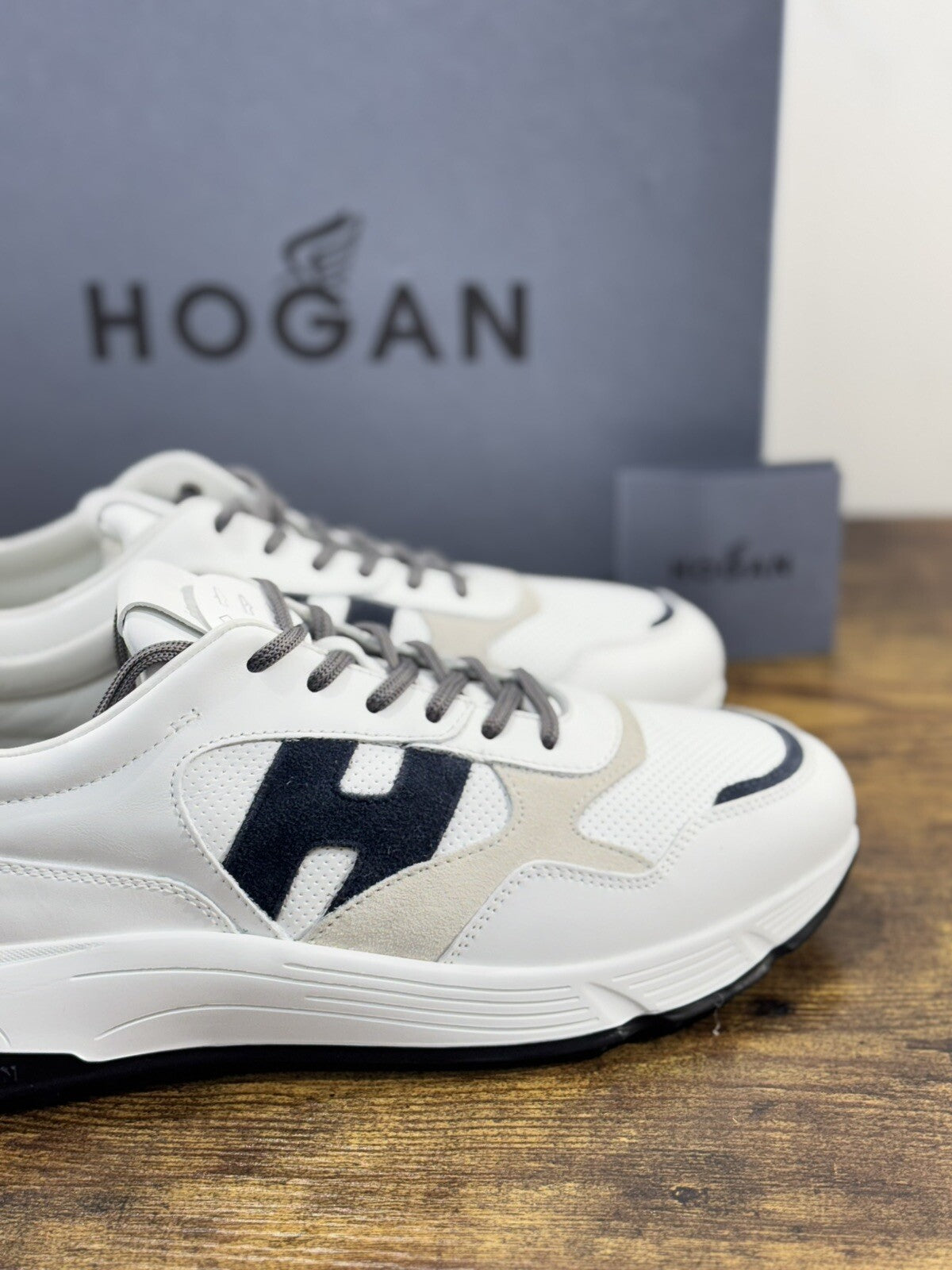 Hogan Hyper light  sneaker Pelle Bianca   memory foam Luxury Hogan Men 42