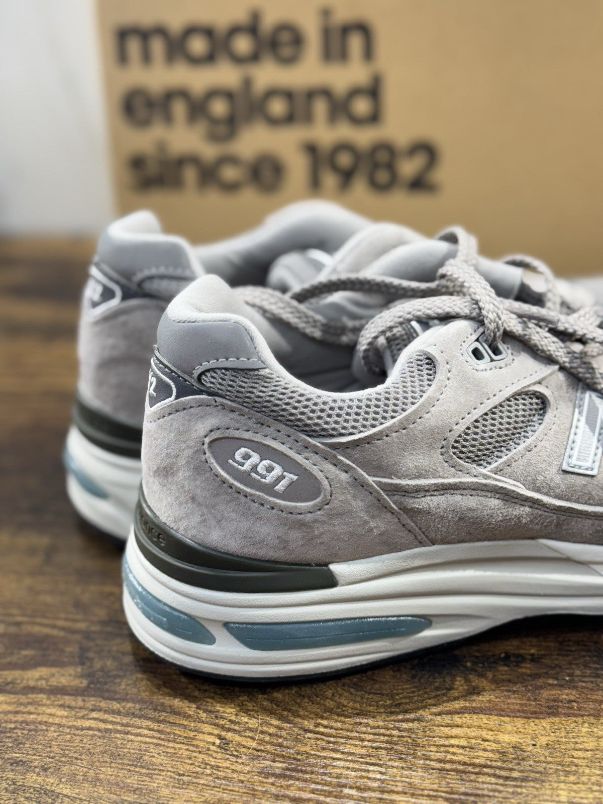 New Balance 991 V2Made In Uk Limited Edition 100% Leather Iconic Grey  Icon 42.5