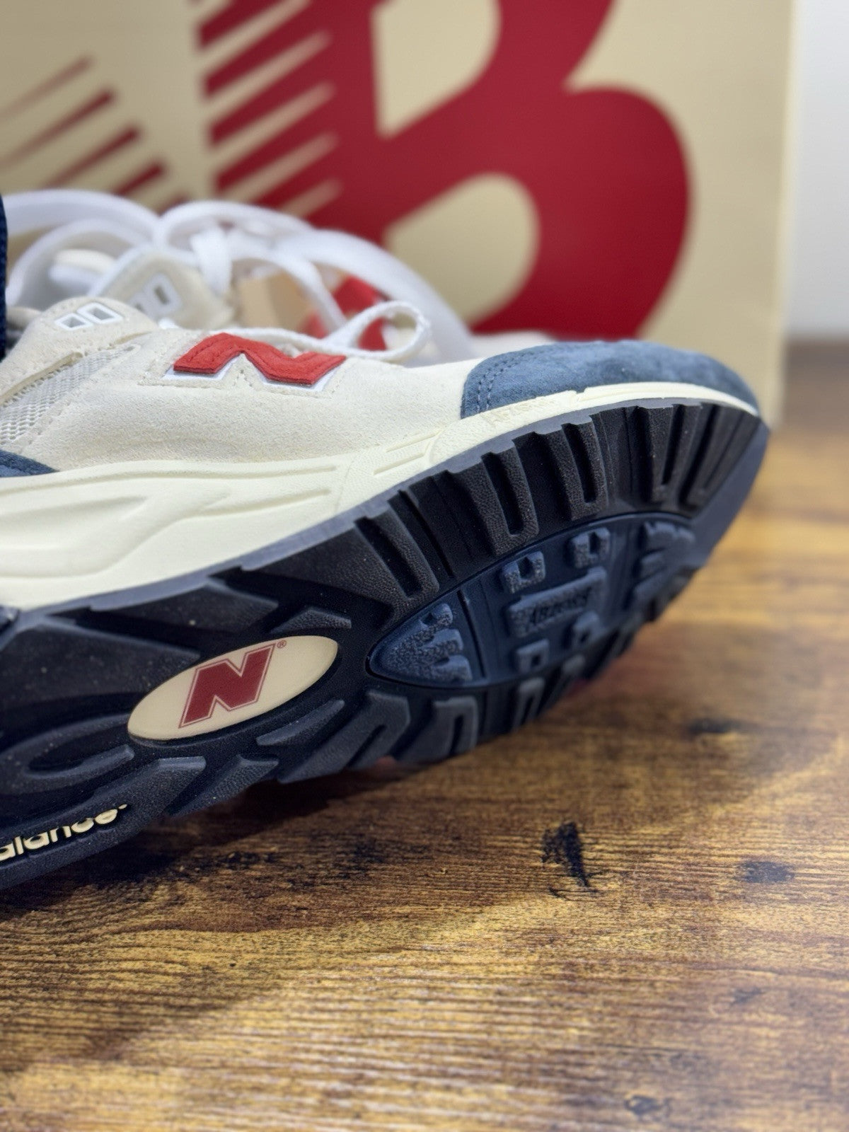New Balance 990 Made In USA  Icon Sneaker White  Blu Suede  40.5