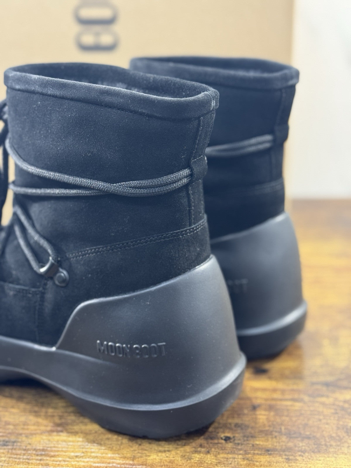 Moon Boot Luna Boot Suede Nero Casual Icon Mountain Boot 40